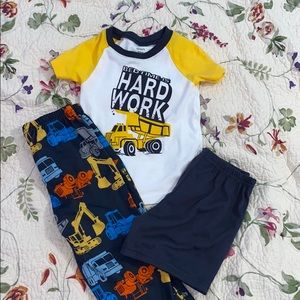 🌿5/$25 Carter’s construction 3 piece pjs |24 mths